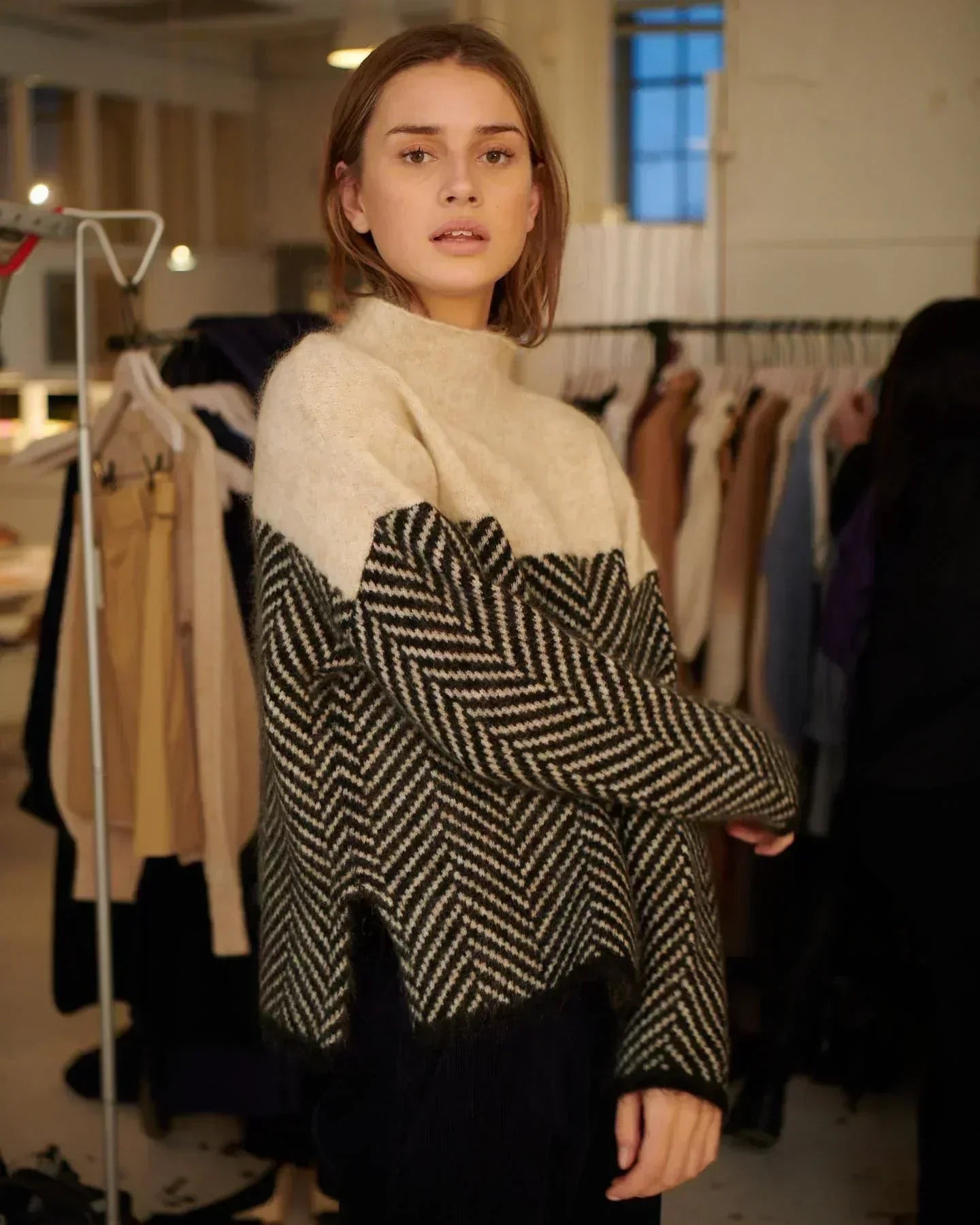 Amira – Luxury Cashmere Turtleneck