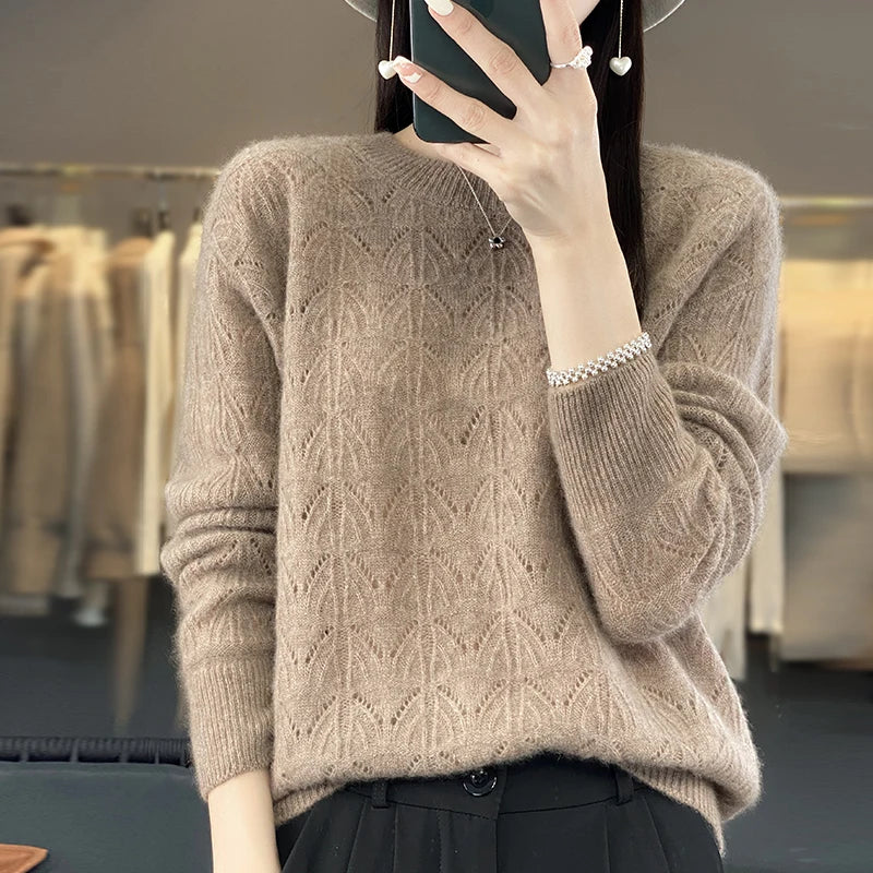 Clarinda London | Soft Cream Cashmere Sweater